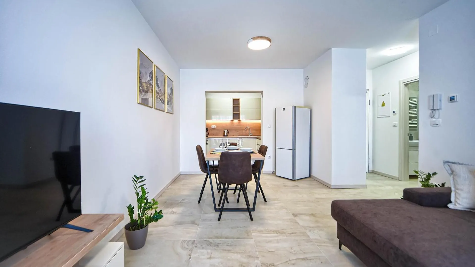 Apartments Lola & Bela 풀라 0*,