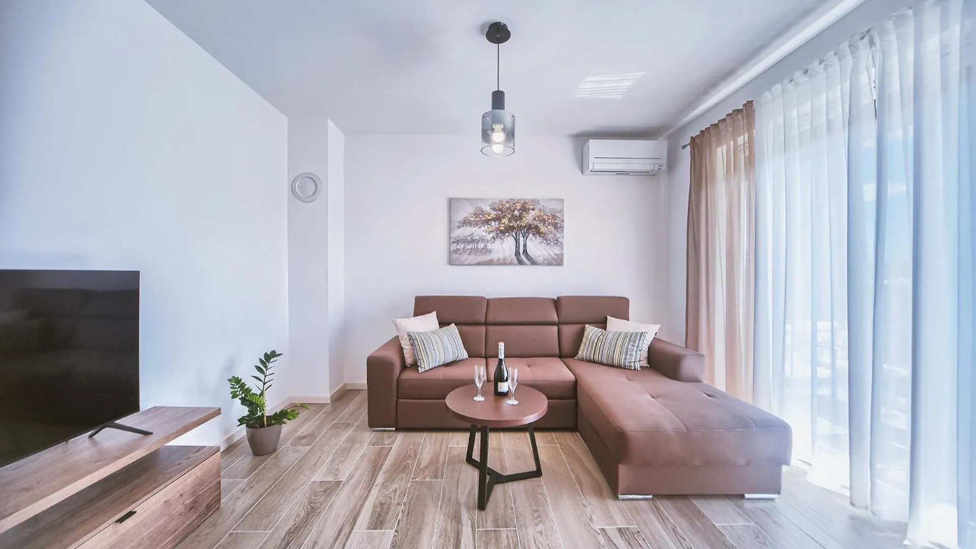 Apartments Lola & Bela 풀라 0*,  크로아티아